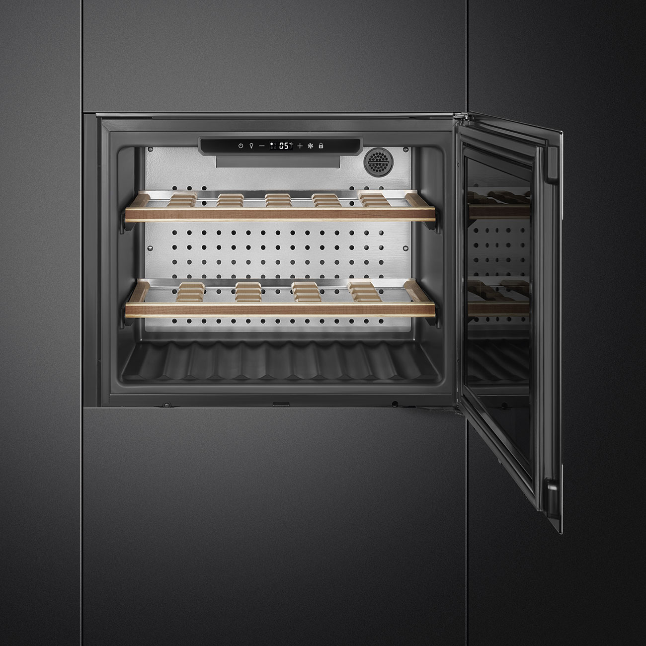 Купить Встраиваемый винный шкаф Smeg CVI321X3 — Фото 3