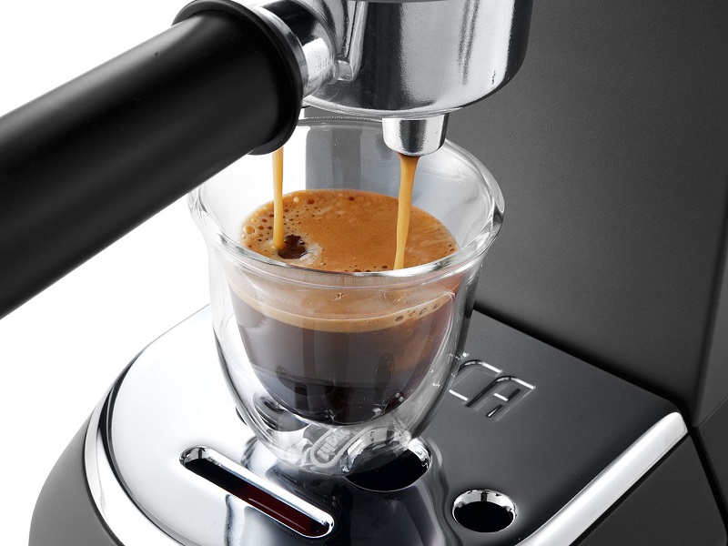 Купить Кофемашина Delonghi EC 685 BK — Фото 4