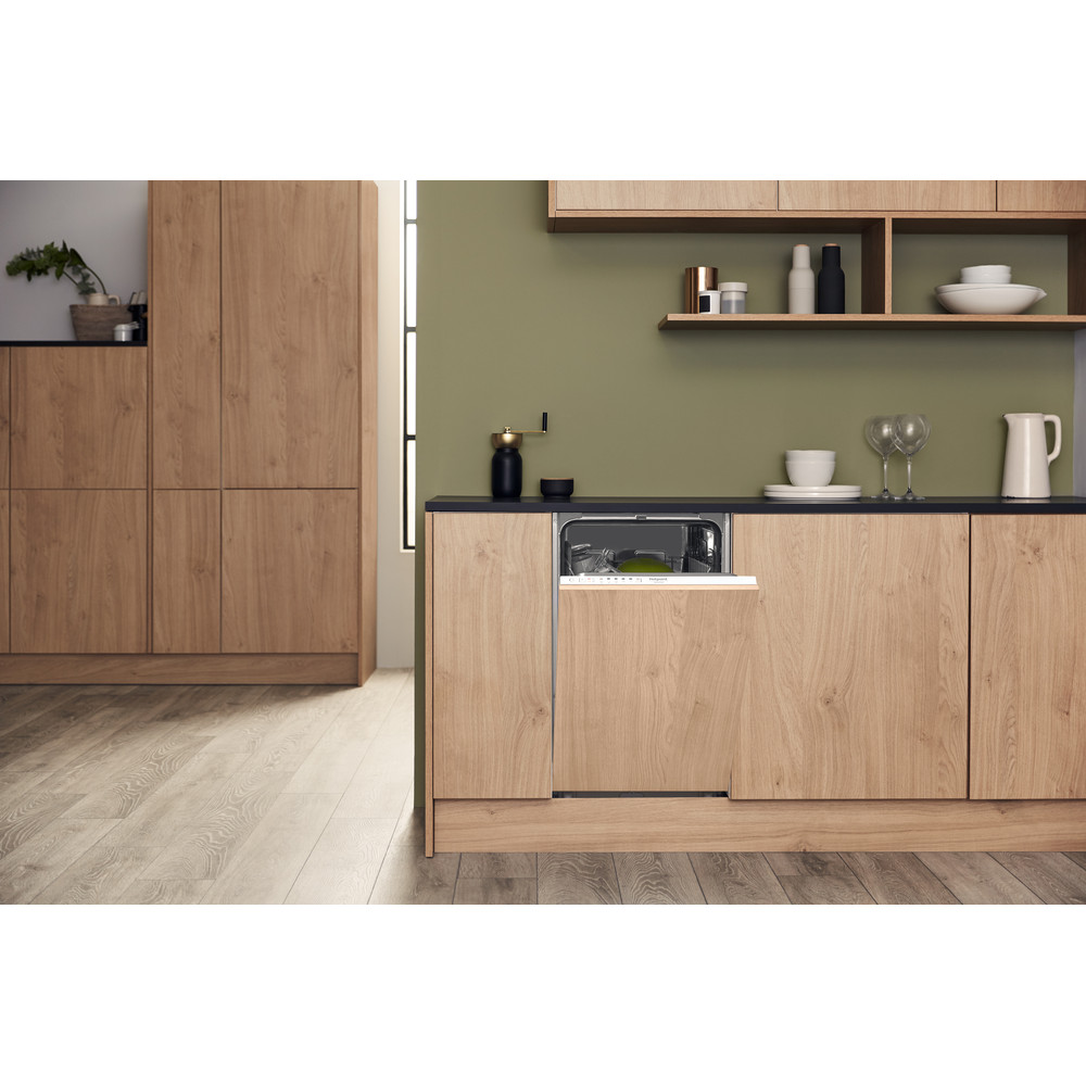 Купить Встраиваемая посудомоечная машина HOTPOINT-ARISTON HSIE 2B19 — Фото 3