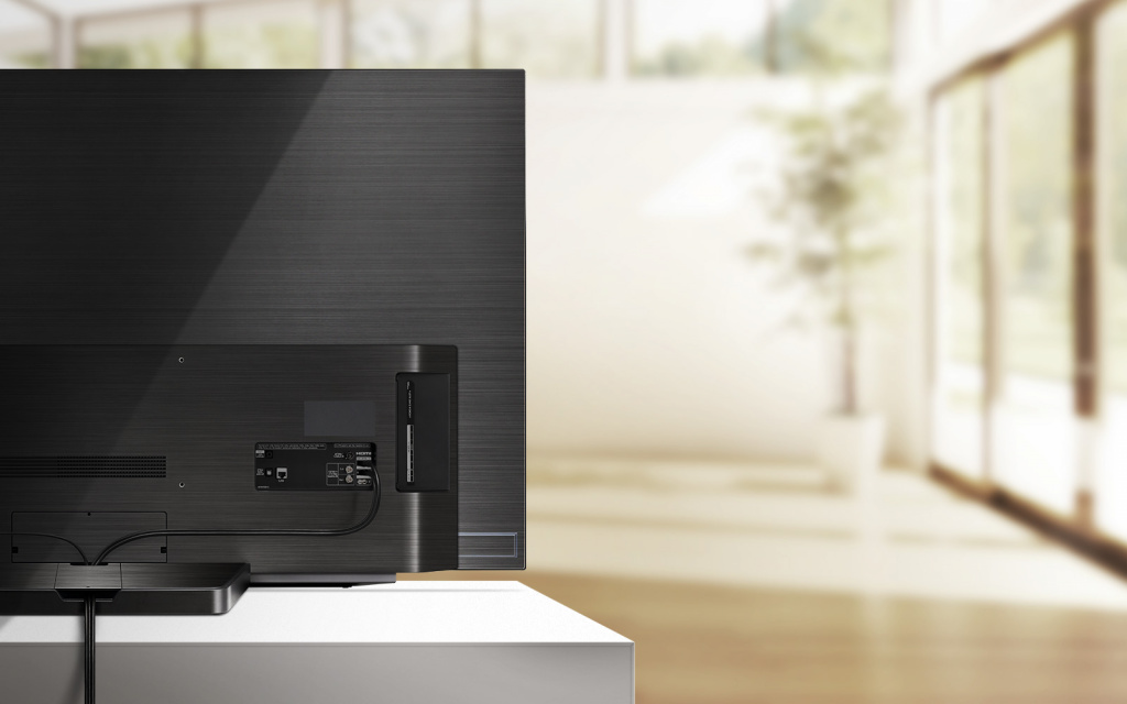TV-OLED-C9-07-Cable-Management-Desktop.jpg